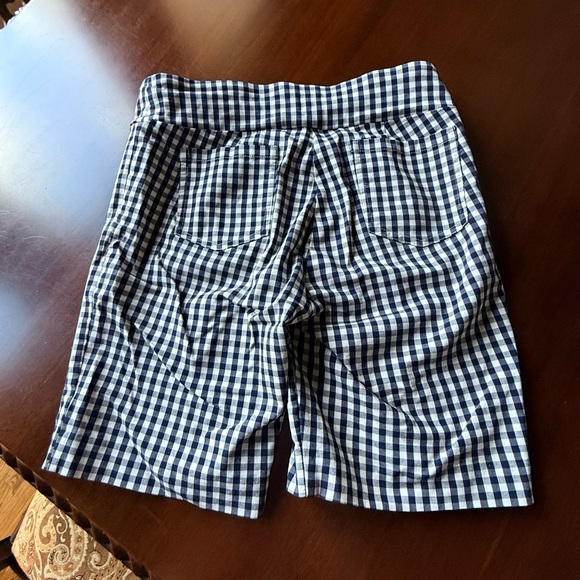 J.McLaughlin Navy/white shorts . EUC Size 8. 
15” waist 9” inseam. Back pockets - Picture 7 of 10